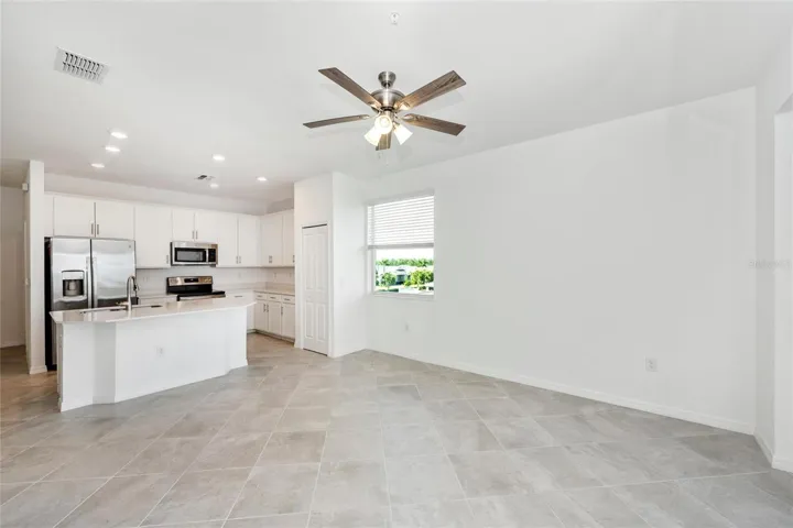 kitchen/living room
