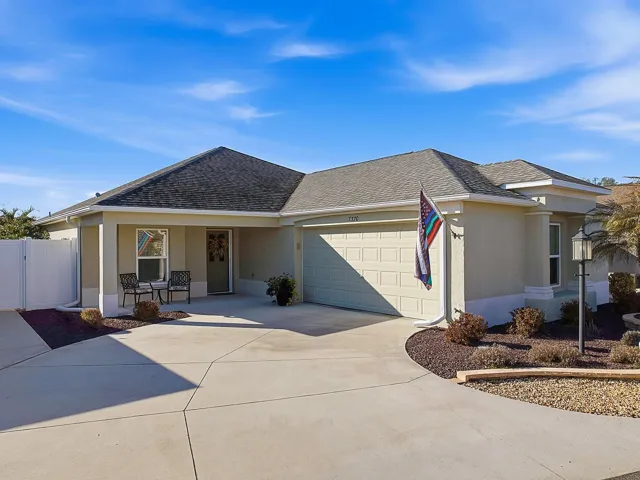 3/2 ARLINGTON IN SOULLIER VILLAS