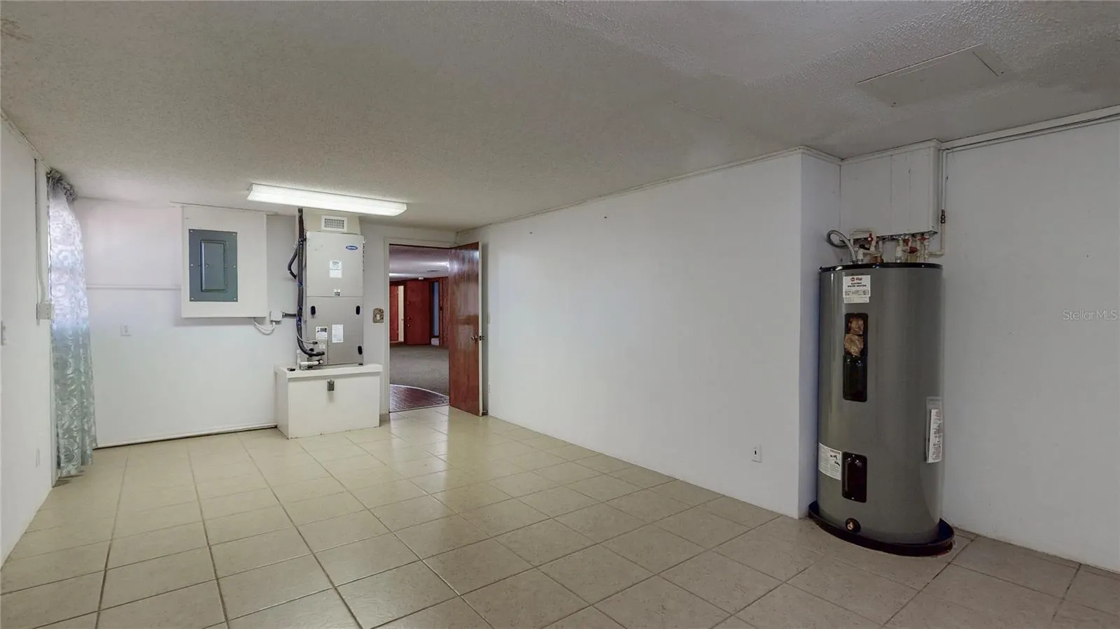 Extra room in basement area.