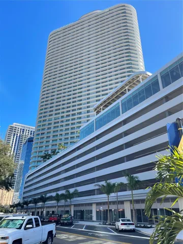 400 Central Ave