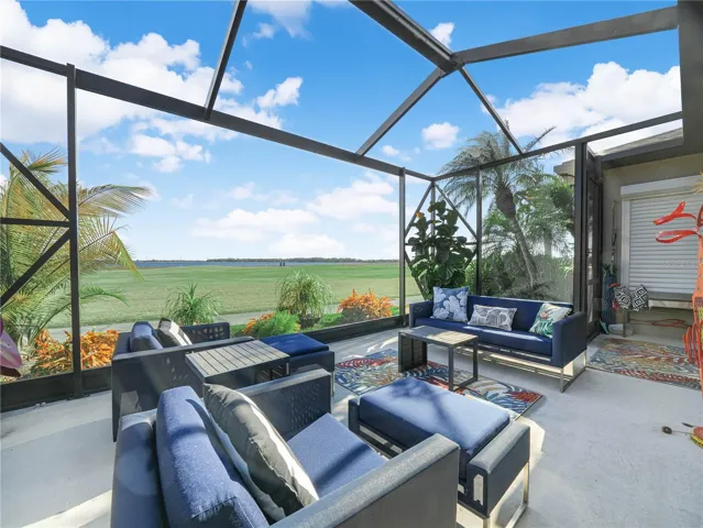 Outdoor Birdcage with unobstructed view