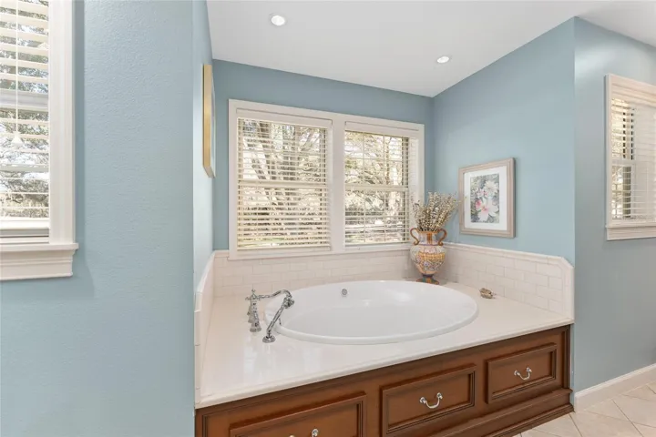 Garden tub