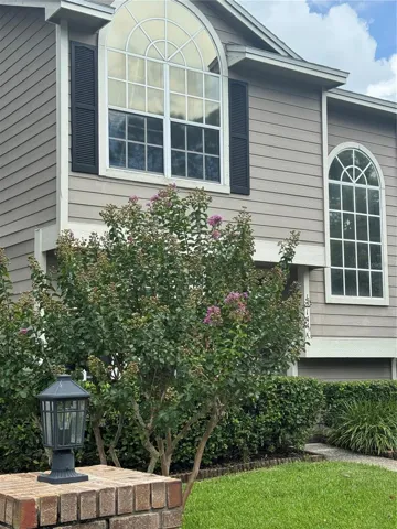 FRONT OF UNIT