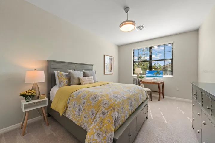 Guest bedroom 1.