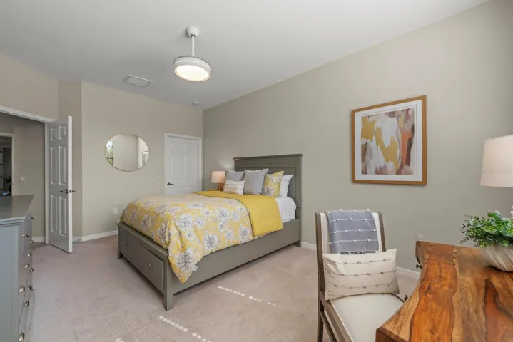 Guest bedroom 1 cont. with large walk-in closet.