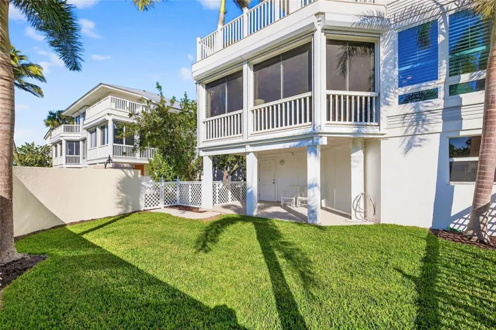 Private fenced backyard!
