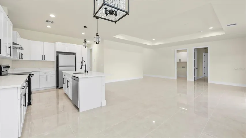 Dinette to Living Space