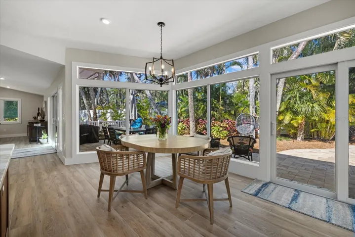 Eating area in kitchen, Dinette.