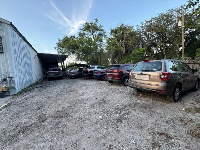 Rear extra parking