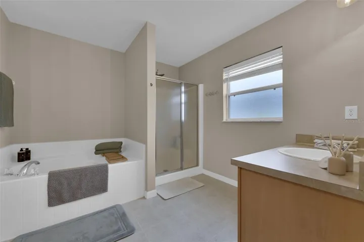 mbdrm bath tub