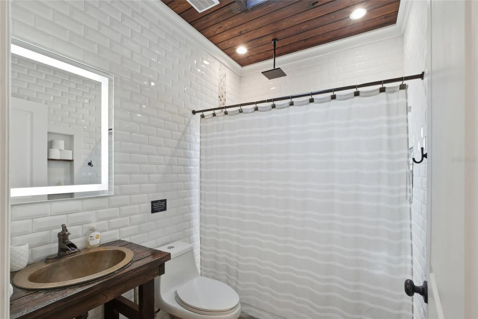 Guest House - Bathroom