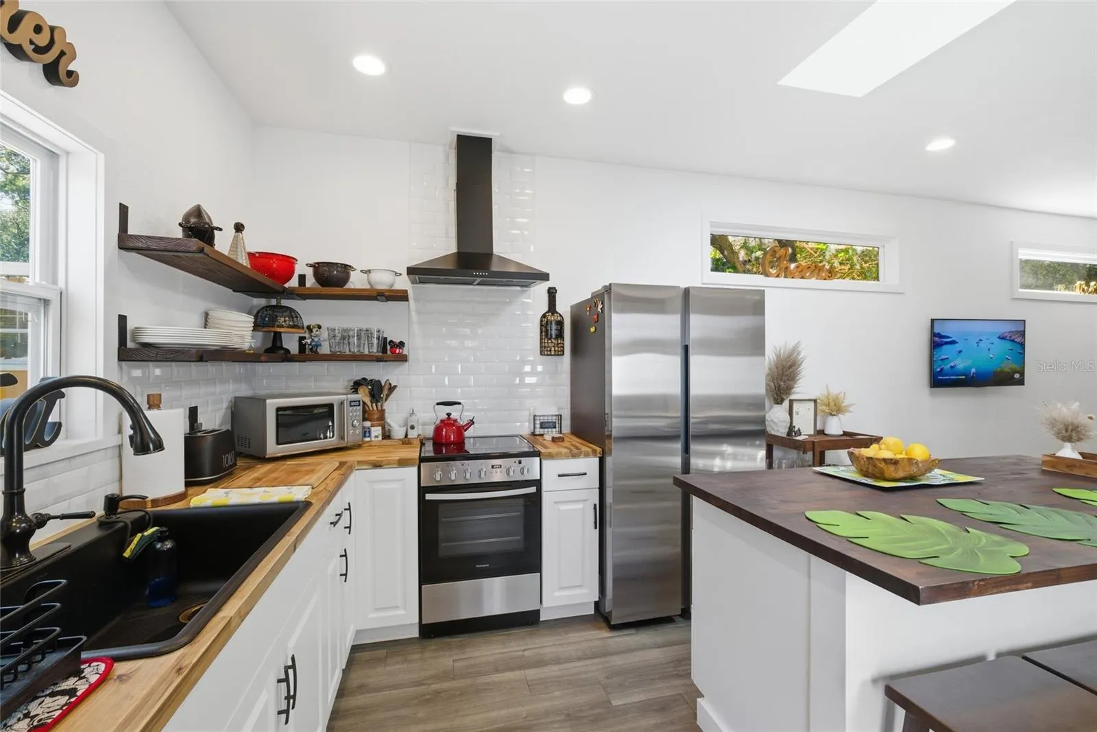 Guest House - Kitchen