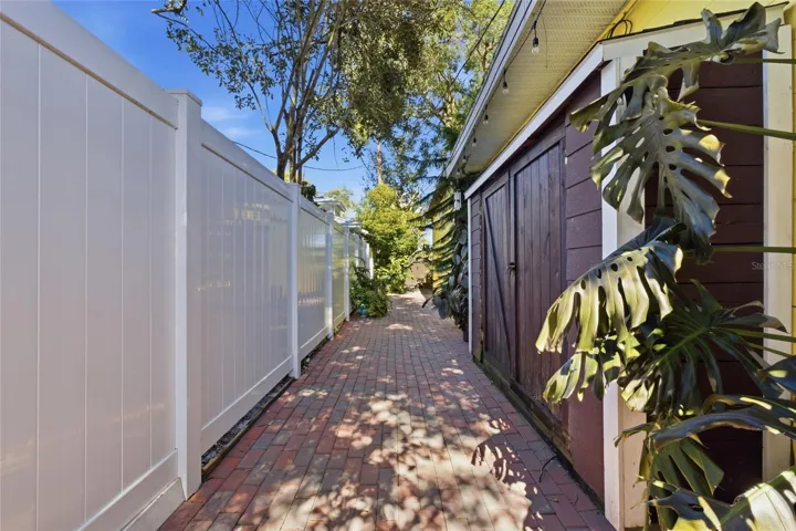 Guest House - Private Entrance