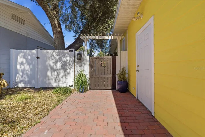 Guest House - Private Entrance