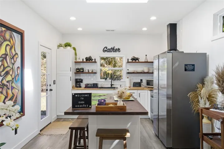 Guest House - Kitchen