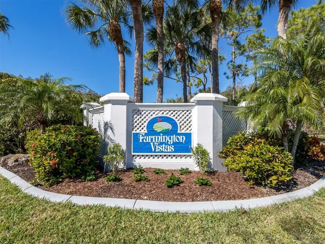 Farmington Vistas are located in the heart of Plantation Golf and Country Club - no membership is required