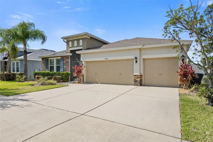 3 Car Garage