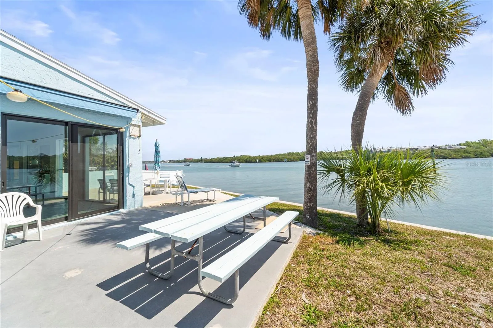 Clubhouse on the intracoastal waterway
