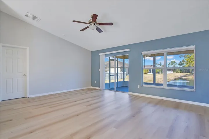 living area 2