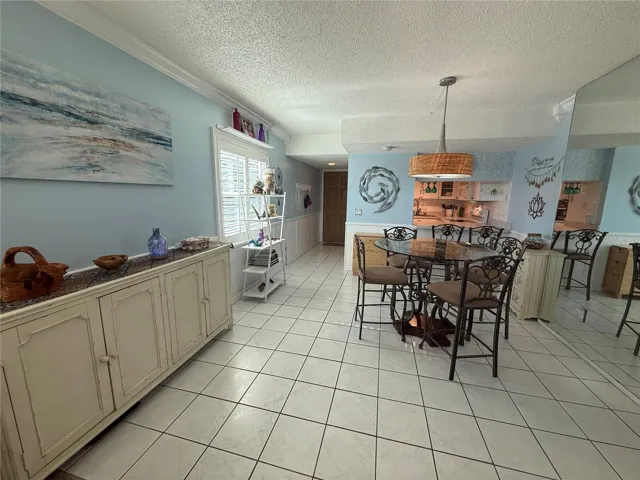 View of entryway into dining area