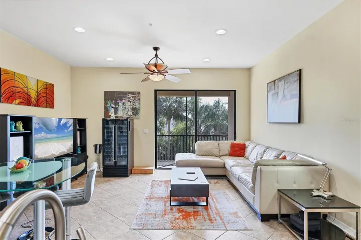 Great room with sliders to the screened lanai