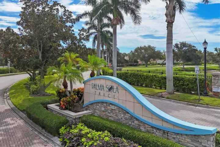 Main entrance to Palma Sola Trace