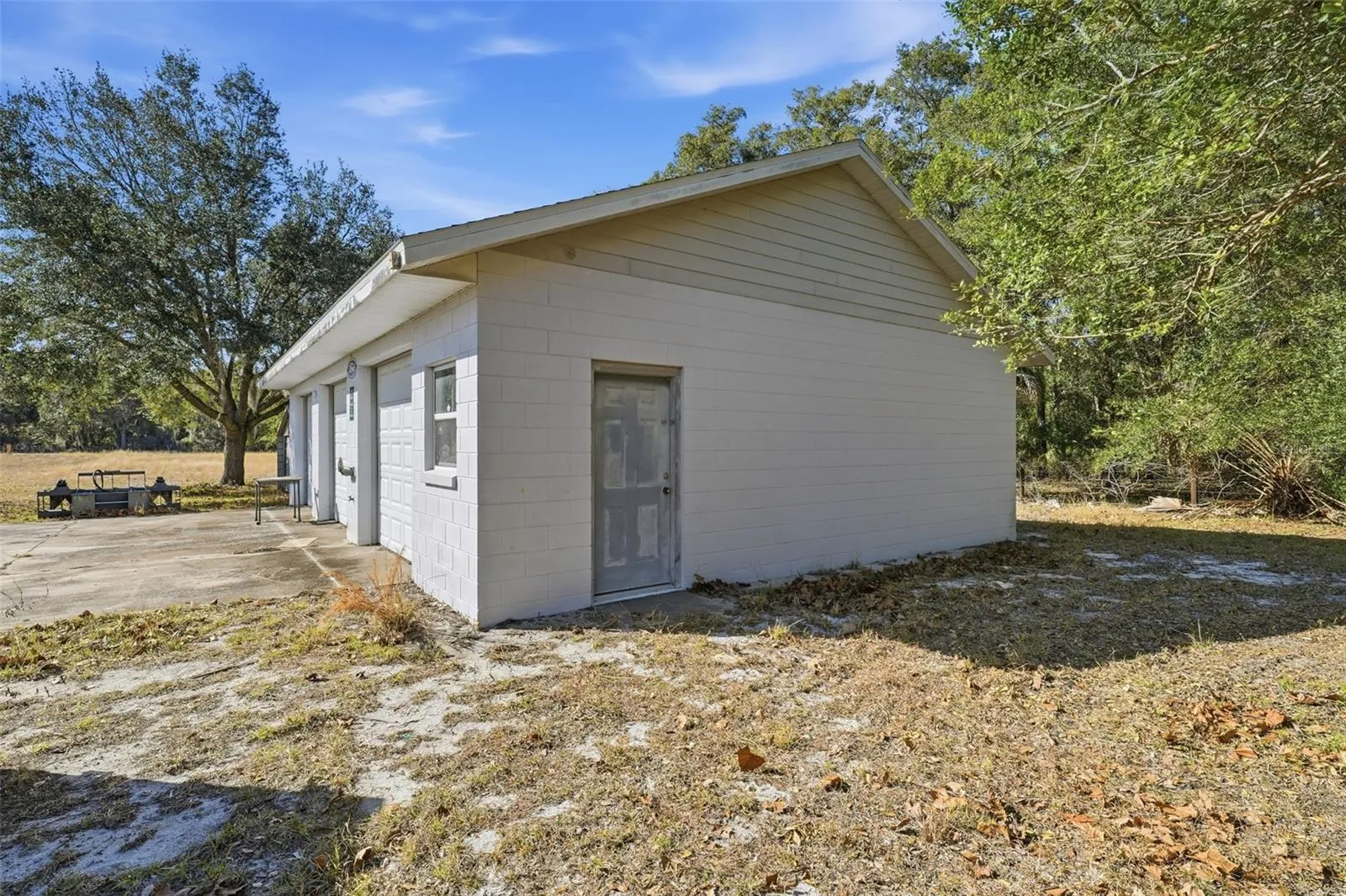 detached 3 car garage