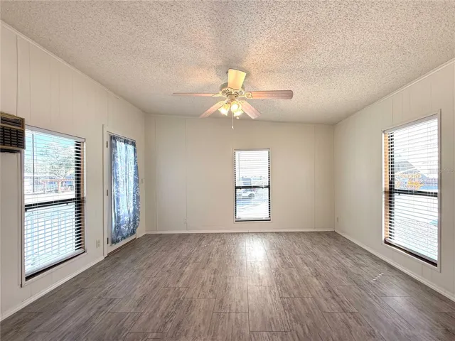Bonus room/office/den
