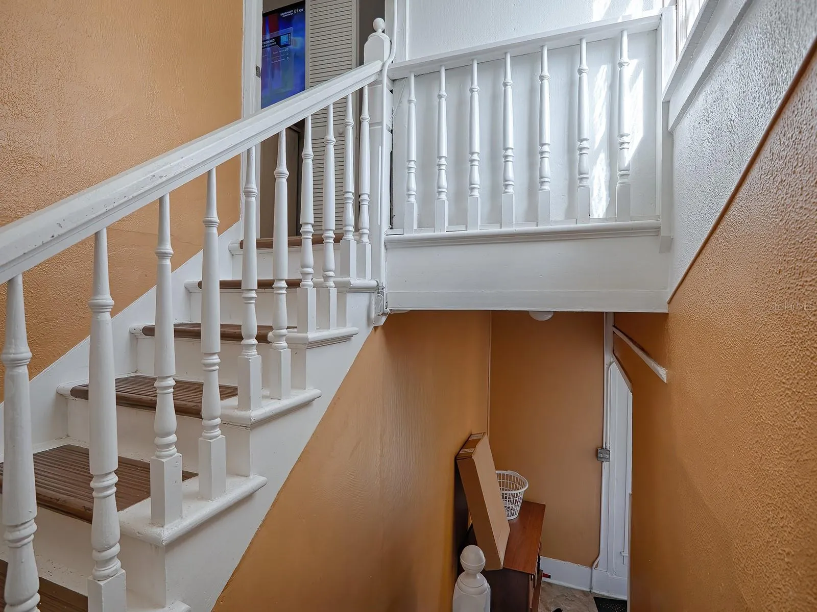 Unit#B_Staircase
