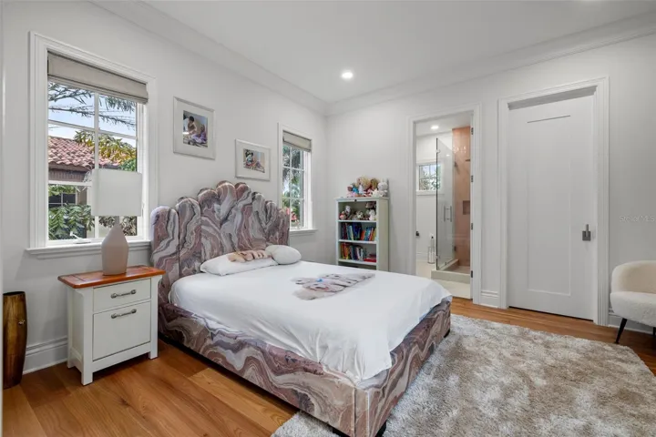 Ensuite bedroom #5