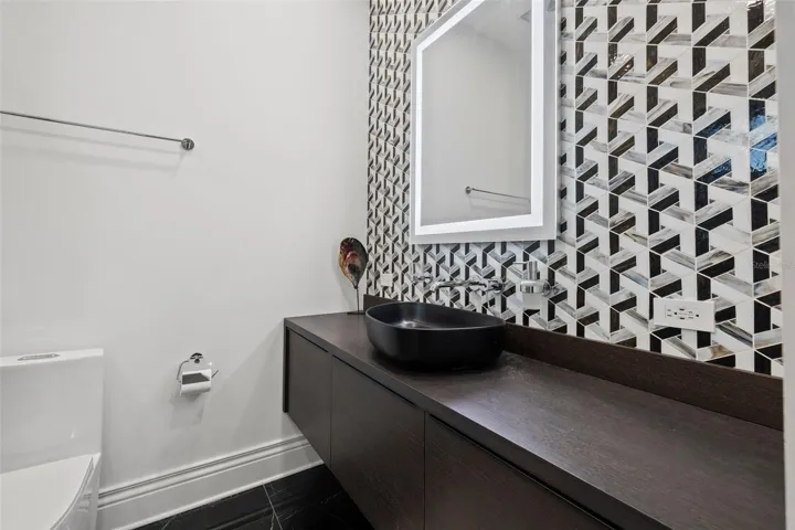 Ensuite bedroom #4 bath