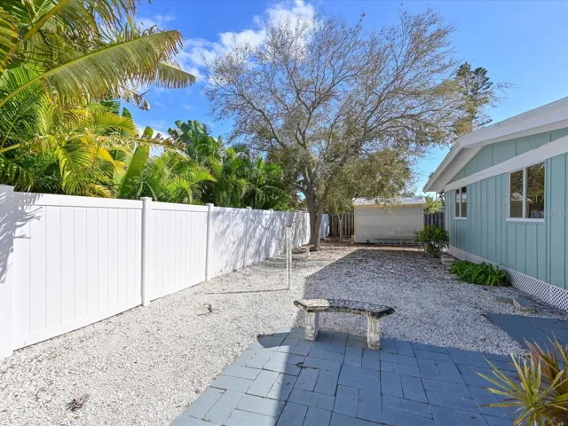 Side Yard/Porch off Primary Bedroom