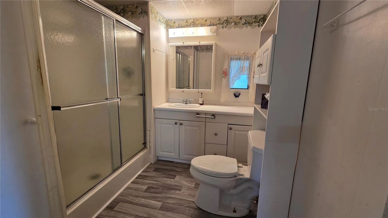 Second bathroom