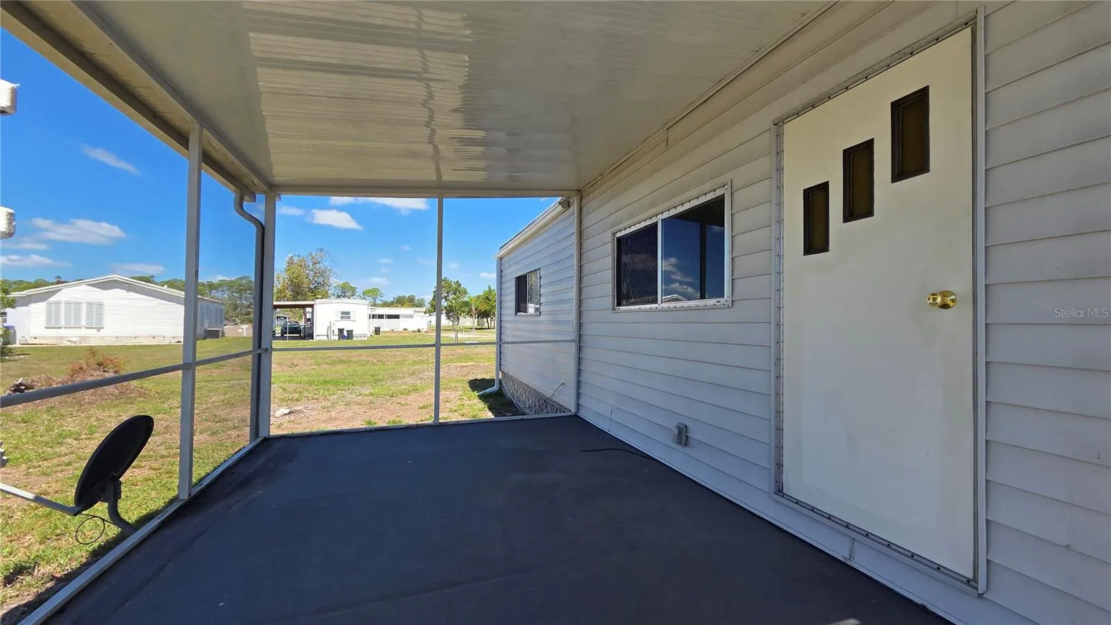 Left side lanai