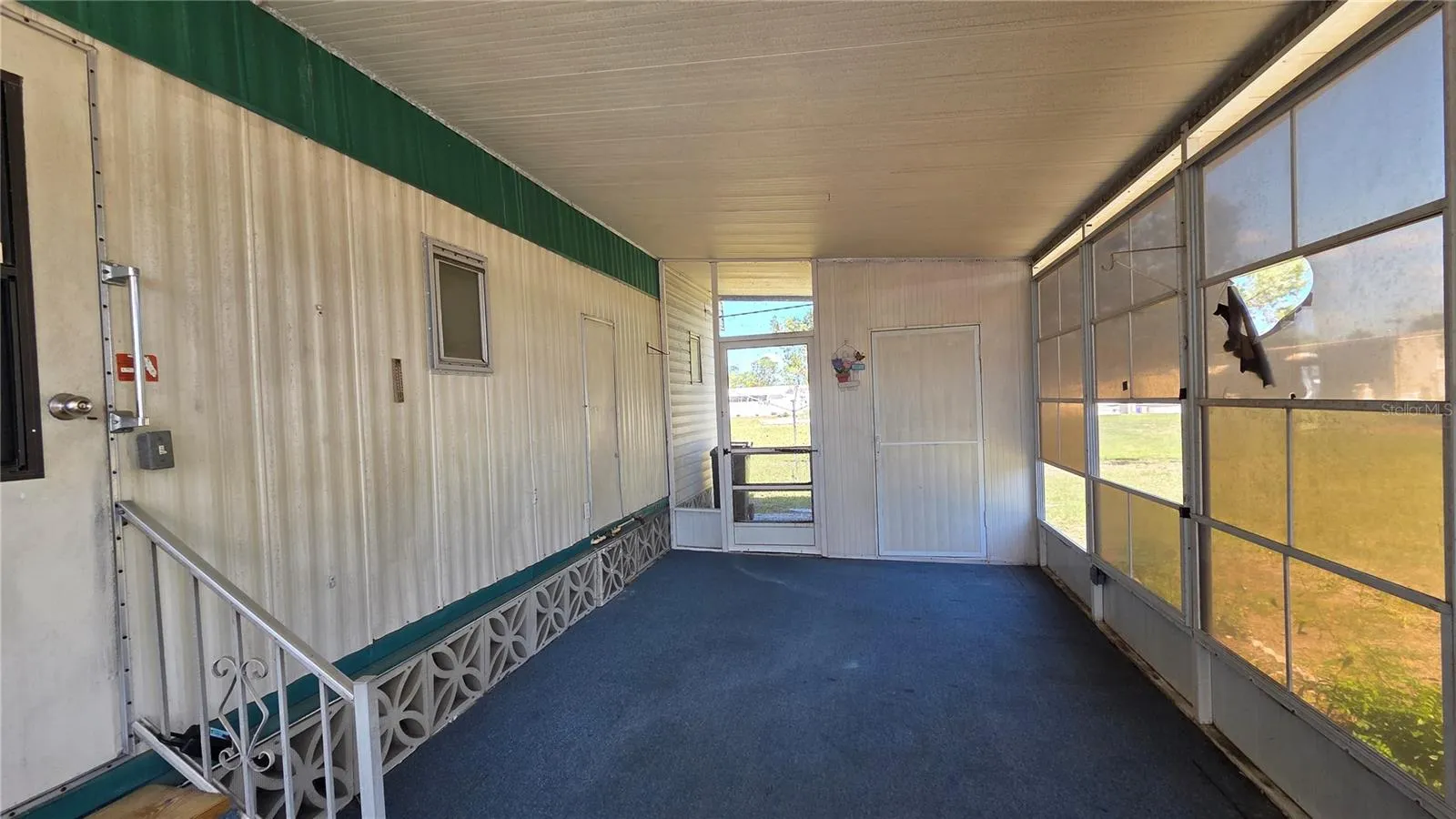 Right side lanai
