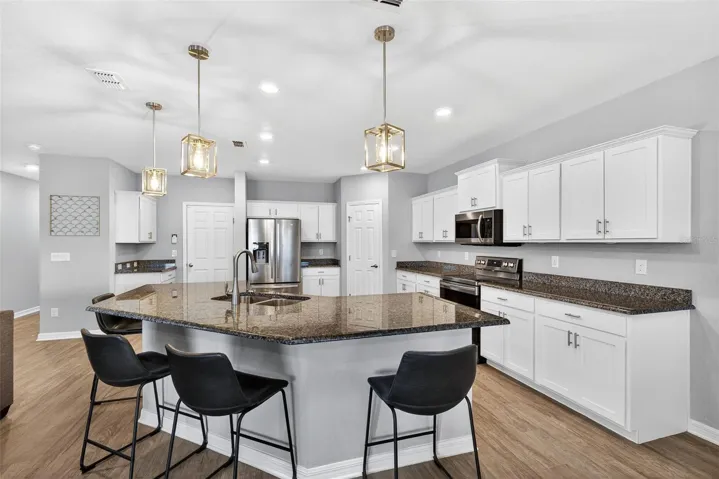 Breakfast Bar - Kitchen