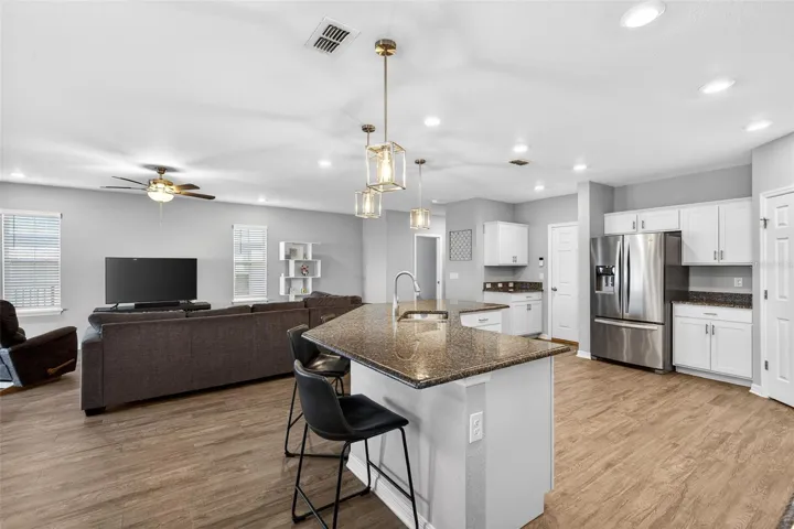 Kitchen - Family Room