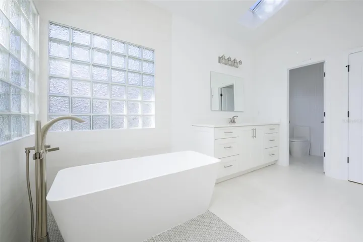 First level Primary Suite Bath.