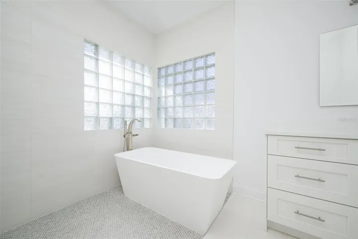 First level Primary Suite Bath.