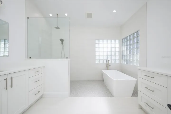 First level Primary Suite Bath.