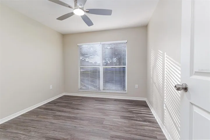 Bedroom 1 measures 10x10