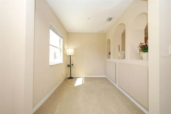 Flex space, great for an office, hobby room, storage space or reading nook