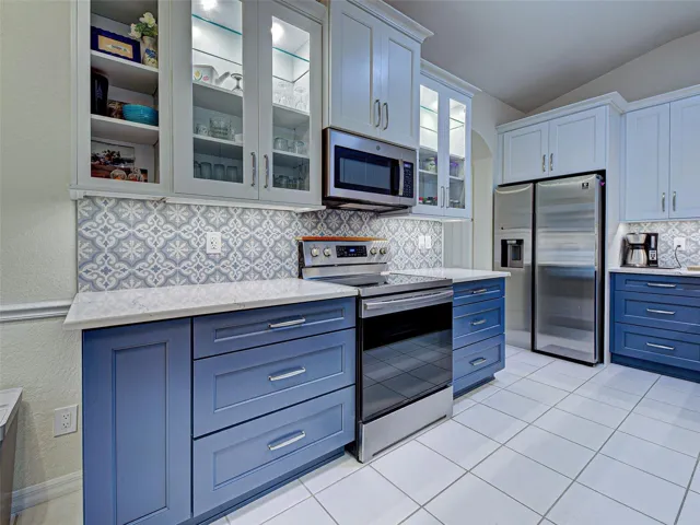 Beautiful Large updated kitchen