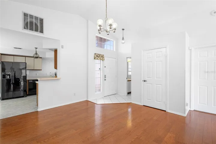 Foyer/Kitchen