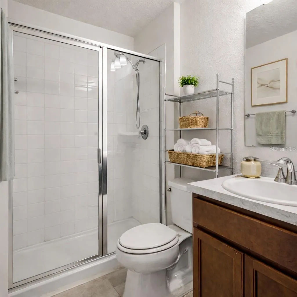 1st Floor Bath