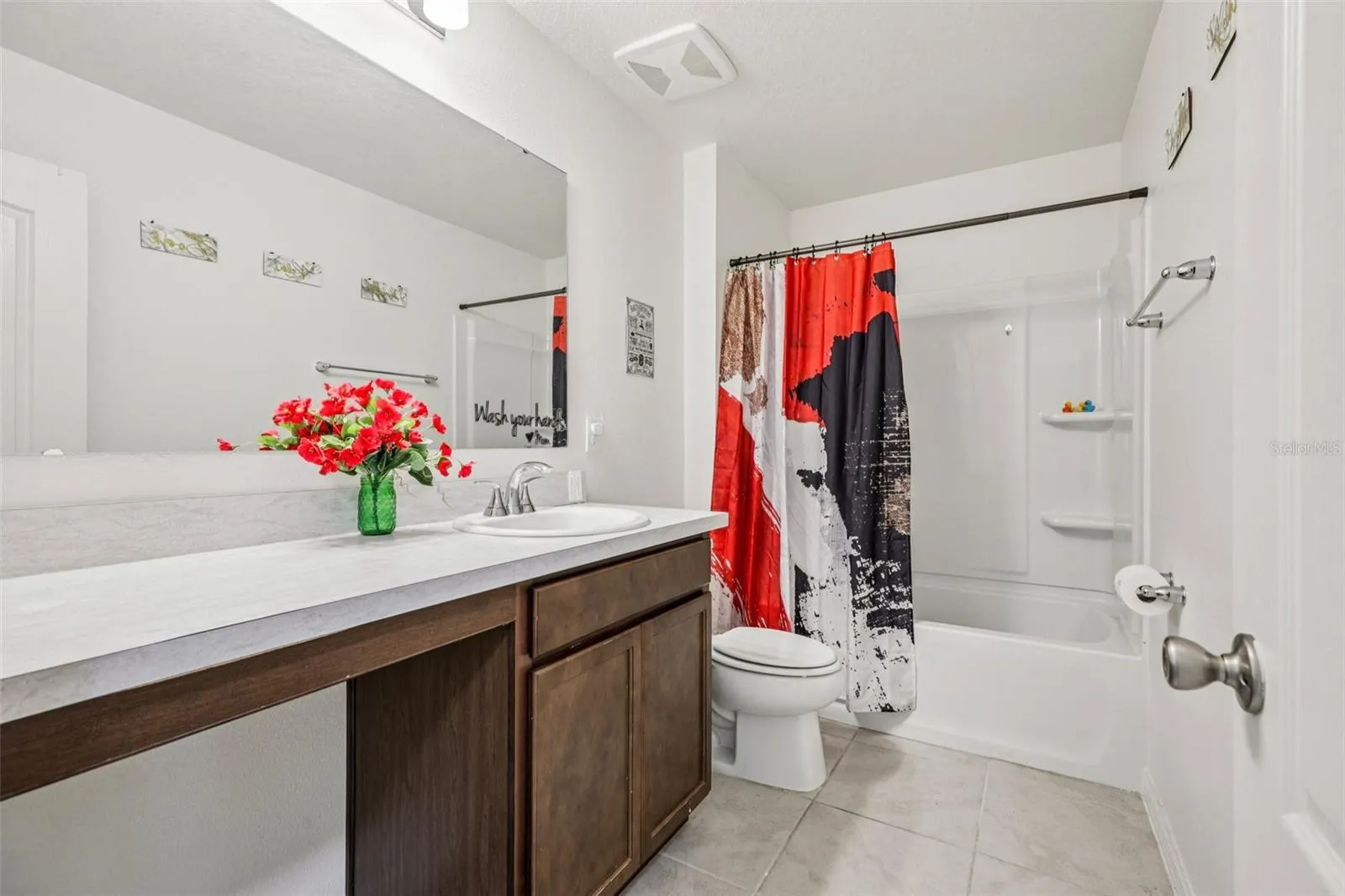 2nd FL Full Bathroom