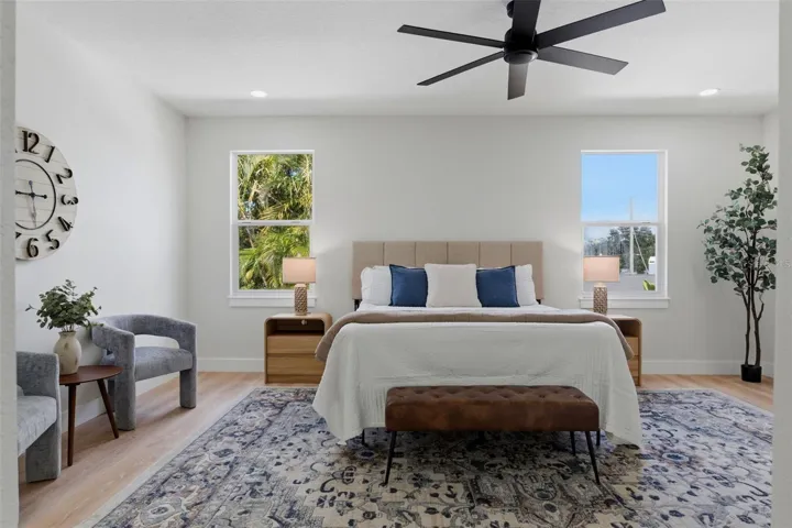 MASTER BEDROOM.