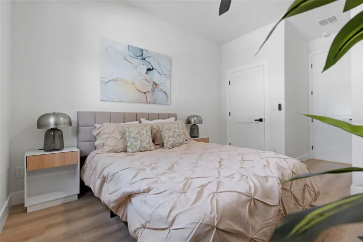 1st Floor Guest Room..