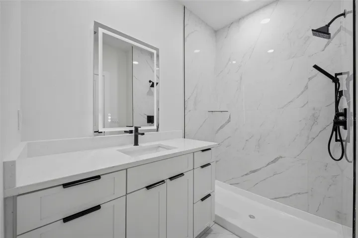 Bedroom #3 En Suite bathroom