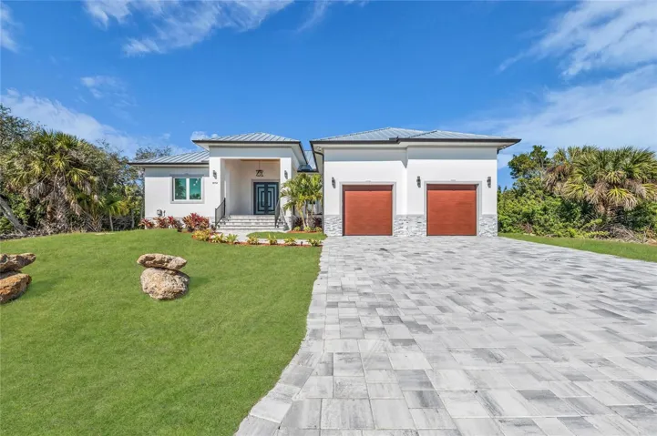 18702 Arapahoe Circle, Port Charlotte, FL 33948 – Single-Family Home